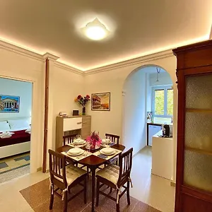 https://domus-delphi.it-romehotels.com