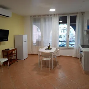 https://domus-genuensis-e-domus-maris.hotelitalianriviera.com